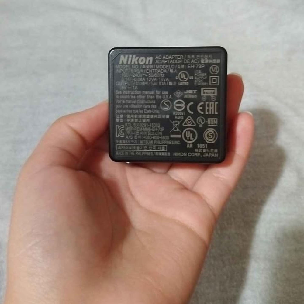 Nikon Black Digital Camera Professional Quality - Picture 7 of 9